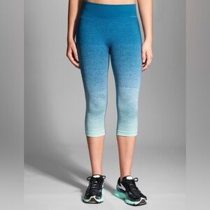 Brooks Surf & River Streaker Capri Leggings in Stripe Ombré Blue size Medium
